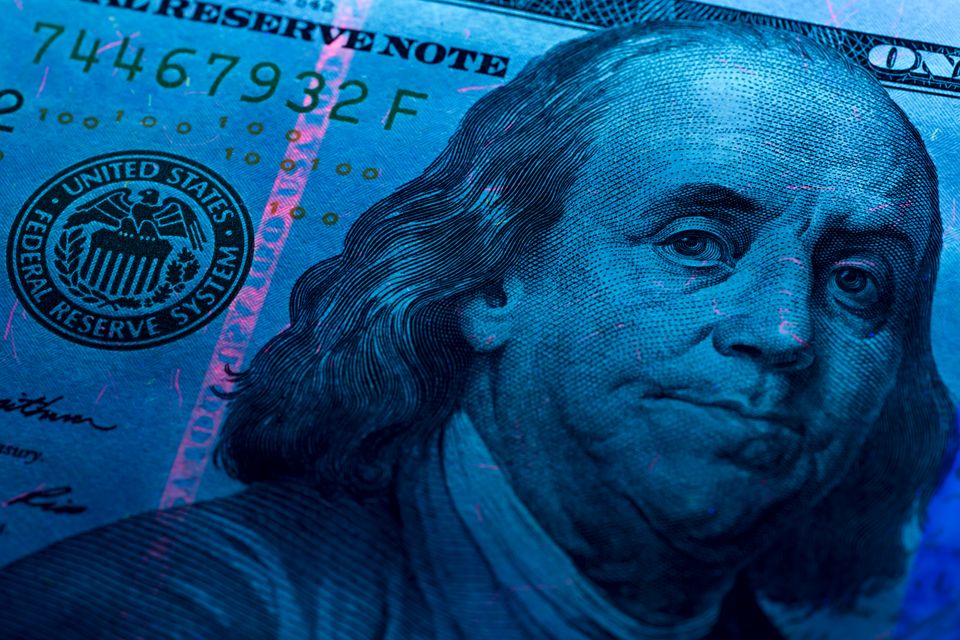 En amerikansk dollar i infrarødt lys